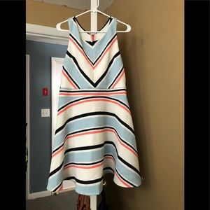 Xliraration v neck dress, EUC with tags